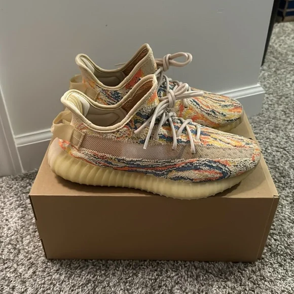 Yeezy Boost 350 V2